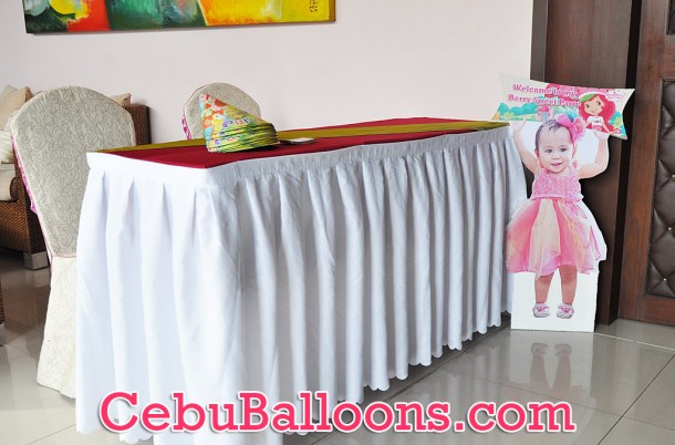 Celebrant-Standee-(Strawberry-Shortcake)